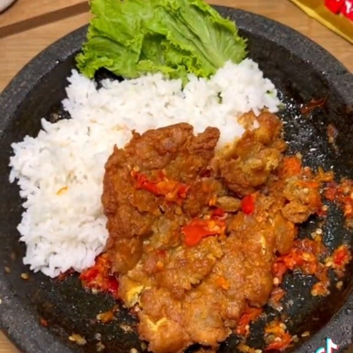 hyeeby__'s tweet photo. mau tetap makan nikmat di akhir bulan? niih aku mau share resep nikmat di akhir bulan yang pastinya SAT-SET dan LOW BUDGET! kalo tau gini resepnya dijamin deh bisa makan nikmat terus di akhir bulan!😋🍱 ANAK KOST wajib coba jgn makan nasi ama garem teruss kalo akhir bulan😭👊🏻 https://t.co/fQ7fqIsVud