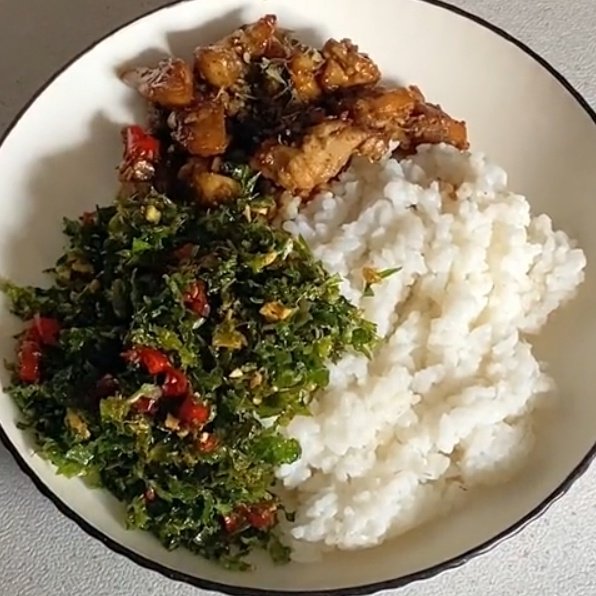 hyeeby__'s tweet photo. mau tetap makan nikmat di akhir bulan? niih aku mau share resep nikmat di akhir bulan yang pastinya SAT-SET dan LOW BUDGET! kalo tau gini resepnya dijamin deh bisa makan nikmat terus di akhir bulan!😋🍱 ANAK KOST wajib coba jgn makan nasi ama garem teruss kalo akhir bulan😭👊🏻 https://t.co/fQ7fqIsVud