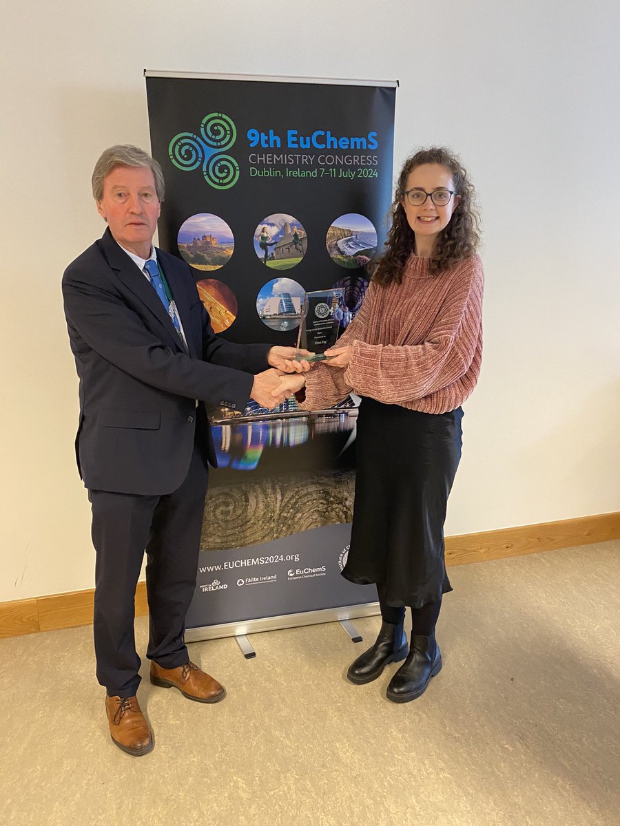 Congrats @ellenfay123 and supervisor @J_McGouran on achieving this prestigious @irishchemistry postgraduate award. A special day in the @irishchemistry calendar each year when awards are presented. The future of Irish chemistry is bright 💡