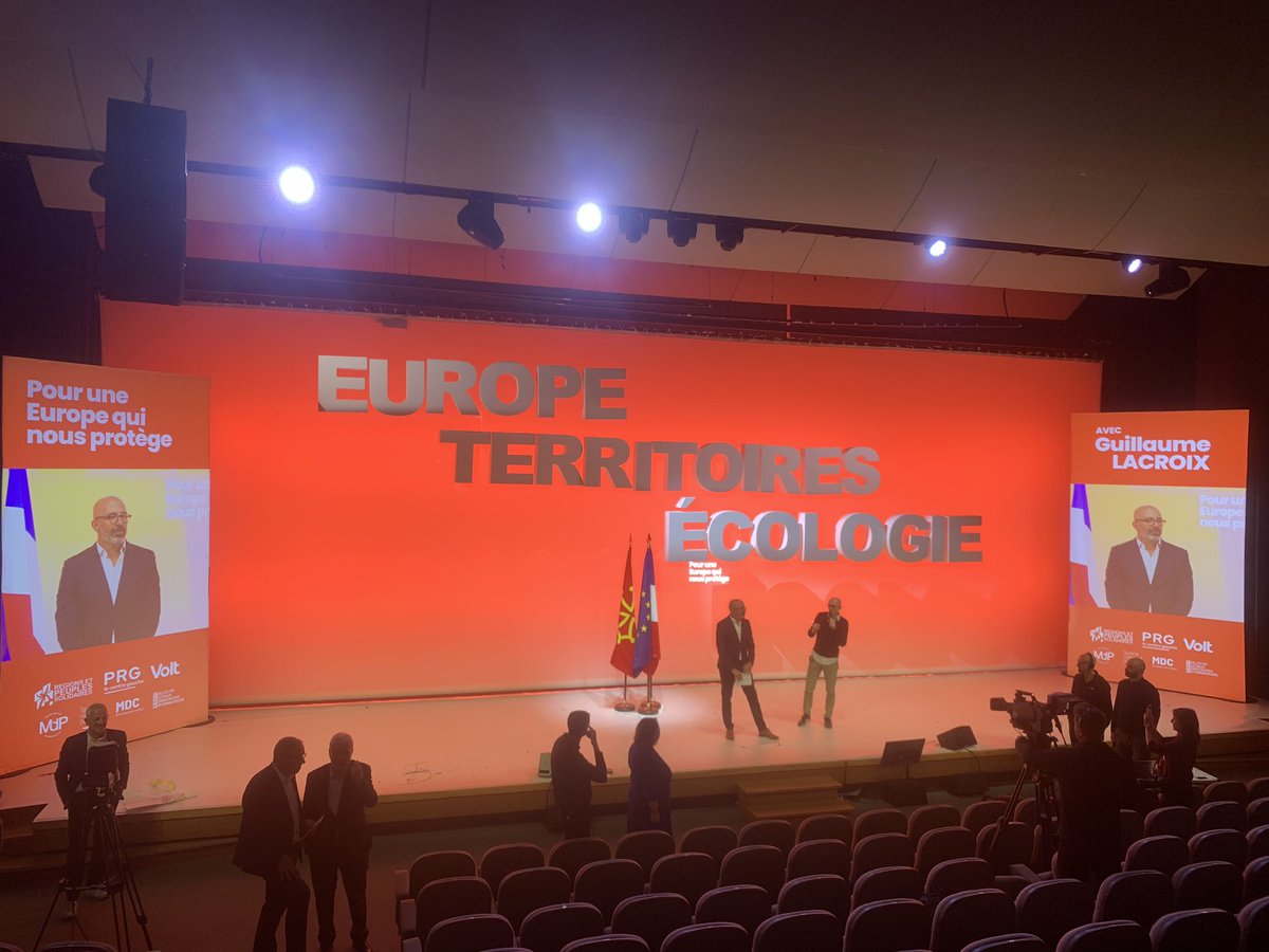 JeunesRadicauxG's tweet photo. Quelque chose se prépare 🤫
Rdv à 14h30 à Labège pour le début d’une belle aventure avec @Lacroix_PRG 
#ETE2024 https://t.co/Zq1bPBIjkt