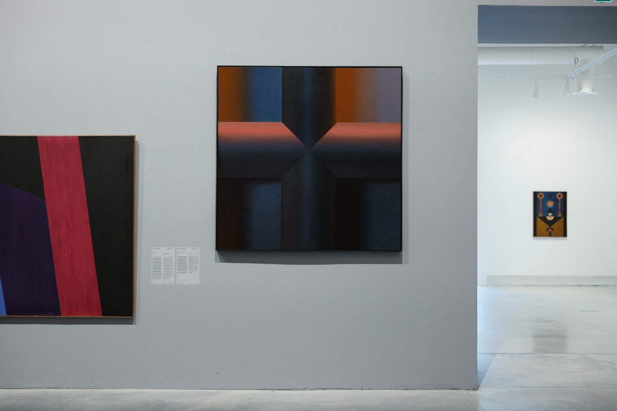 la_Biennale's tweet image. #BiennaleArte2024 Menzione speciale a #SamiaHalaby. “Il suo impegno nella politica dell’astrazione si è sposato con la sua costante attenzione alla sofferenza del popolo palestinese. Il suo dipinto modernista, intitolato ‘Black is Beautiful’, splendidamente reso nel