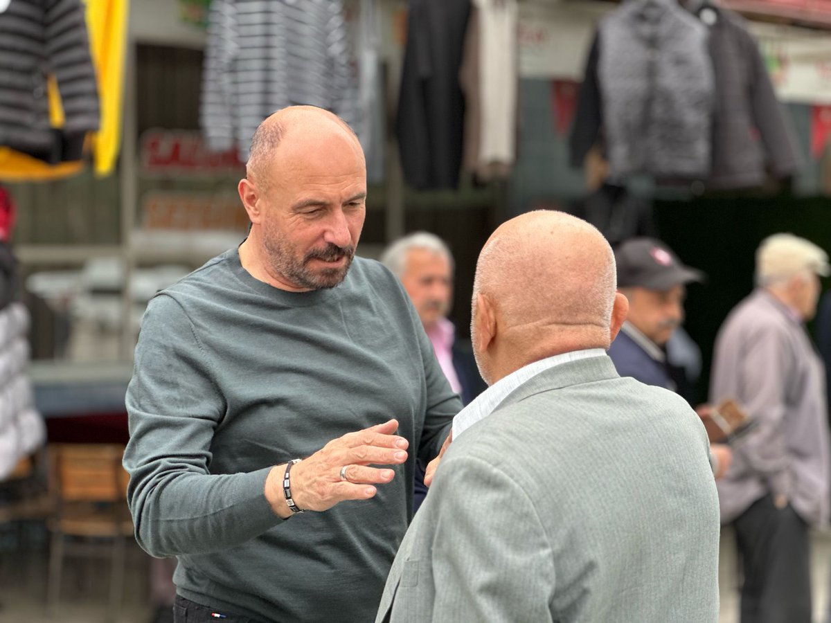 hasantogar's tweet photo. Cuma namazımızın ardından büyüklü mahallemizde dostlarımızın samimi sohbetlerine ortak olduk,gelen her günün bir önceki günden daha büyük ümitler getirmesi dileğiyle https://t.co/F2EsUfK4e4