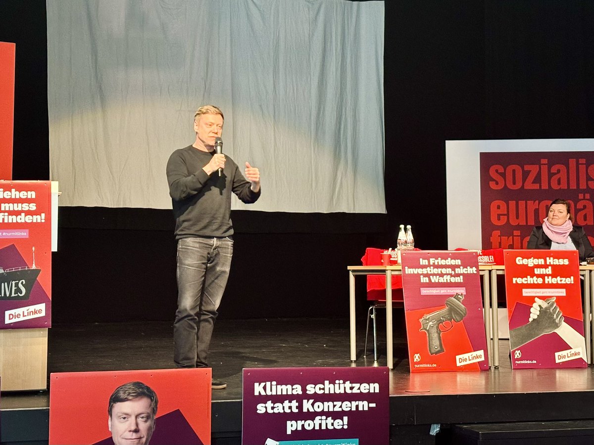 „Ursula von der Leyen macht vor allem damit auf sich aufmerksam, dass sie jede Woche mit dem Privatjet nach Brüssel fliegt.“ 🛩️ @schirdewan beim Niedersachsenratschlag. @dieLinke #Europa