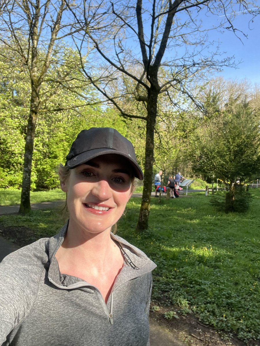 A beautiful morning at @NParkrun for a ☀️-filled run around the demense. Thank you to all the volunteers that even had chocolate cake ready for us at the finish line #LoveParkrun #Limerick