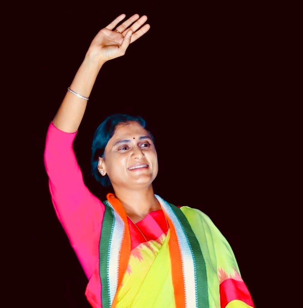 #AndhraPradeshElections2024- Know your candidate— Congress Kadapa candidate YS Sharmila owns assets worth Rs 182.82 Cr. Sharmila, took a loan of Rs 82,58,15,000 from brother and CM @ysjagan and loan of Rs 19,56,682 from Jagan's spouse YS Bharati Reddy. Income‐--- Sharmila-…