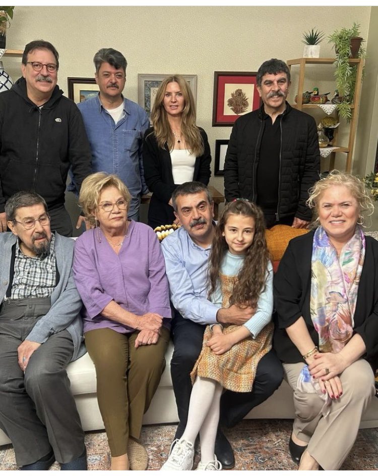 Ziya Kürküt (@ziyakurkut) on Twitter photo Velivizyon Projemizle Perde Veliler İçin Açılacak…Velilerimizin çocuklarımızın eğitim hayatına pozitif anlamda aktif katılımını hedefleyen çalışmamızın Hürriyet Gazetesindeki haberi.. <a href="/Yusuf__Tekin/">Yusuf Tekin</a> <a href="/omurfatih/">Ömür Fatih Karakullukçu</a> <a href="/ziyakurkut/">Ziya Kürküt</a> <a href="/sefazenginsefa/">sefa zengin</a> <a href="/zuhalyalcin/">zuhal yalcin</a> <a href="/vsevercan/">Volkan Severcan</a> <a href="/BoraSevercan/">Bora Severcan</a> Velivizyon Projemizle Perde Veliler İçin Açılacak…Velilerimizin çocuklarımızın eğitim hayatına pozitif anlamda aktif katılımını hedefleyen çalışmamızın Hürriyet Gazetesindeki haberi.. <a href="/Yusuf__Tekin/">Yusuf Tekin</a> <a href="/omurfatih/">Ömür Fatih Karakullukçu</a> <a href="/ziyakurkut/">Ziya Kürküt</a> <a href="/sefazenginsefa/">sefa zengin</a> <a href="/zuhalyalcin/">zuhal yalcin</a> <a href="/vsevercan/">Volkan Severcan</a> <a href="/BoraSevercan/">Bora Severcan</a>