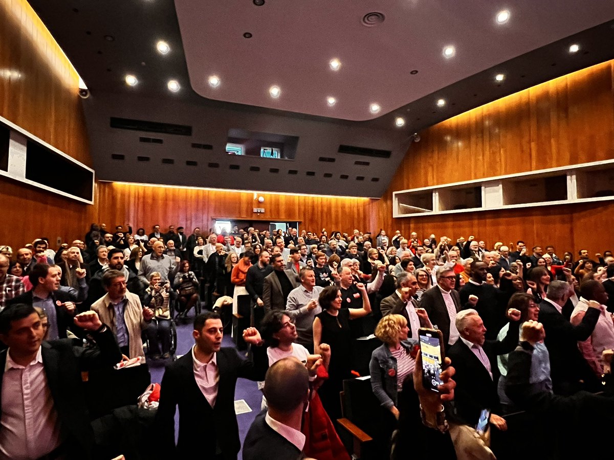 Salle archicomble pour l’action commune liégeoise <a href="/fgtbliege/">FGTB Liège</a> <a href="/solidariswal/">Solidaris Wallonie</a> <a href="/PSofficiel/">Parti Socialiste</a>