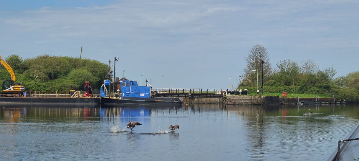 Tell me, does this qualify for the title of........

'Moored like a twat?'
🤔🤔🤔🤔🤣🤣

#boatsthattweet