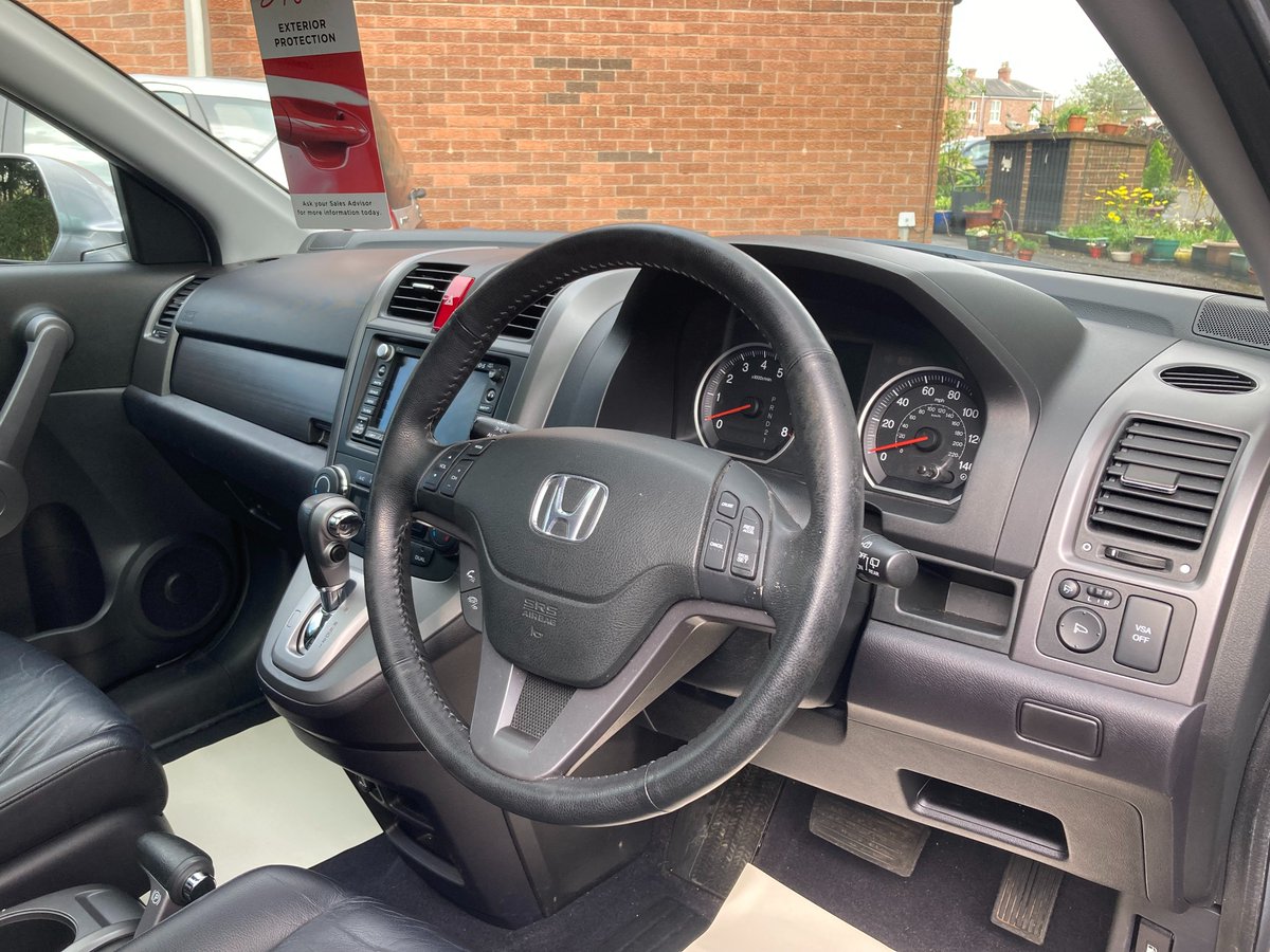 SUPERB HONDA CRV EX AUTO !! HONDA CRV 2.0 EX i-VTEC AUTO 5DR. 2009/09 PLATE ONLY COVERED 68K FROM NEW !! +IMMACULATE CONDITION INSIDE AND OUT+ FULL SERVICE HISTORY PLUS TWO KEYS. FRESH SERVICE PLUS NEW MOT+ RAC APPROVED WARRANTY AVAILABLE. LEATHER+SAT NAV+PAN ROOF. PRICE £7495