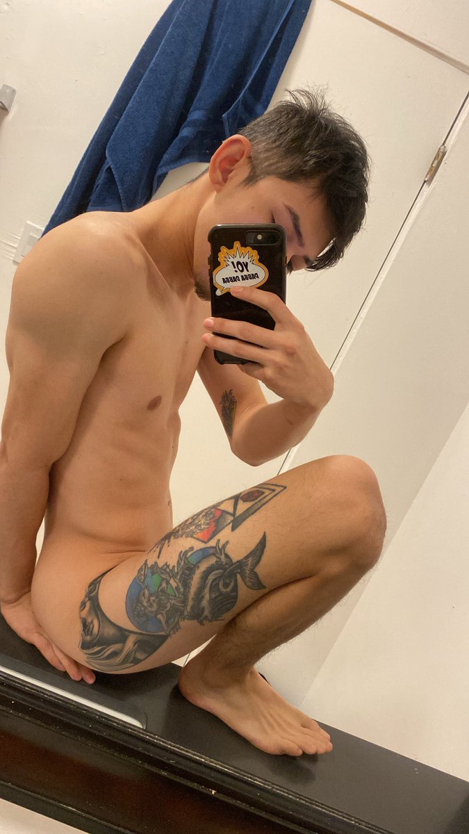 thatguyToni's tweet photo. Drop pics 
Face/Nudes https://t.co/O2BS81QYNv