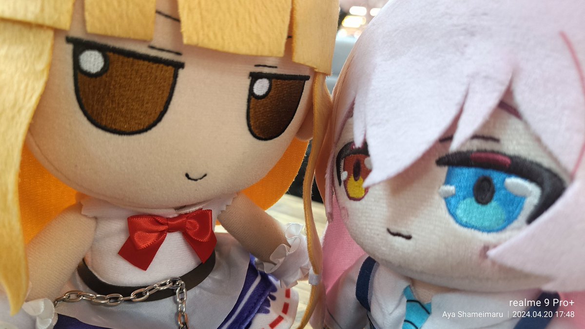suik has new friend, oji-san

#touhou #東方Project #fumo #ふもふも #suika #萃香 #ブルアカ #ホシノ