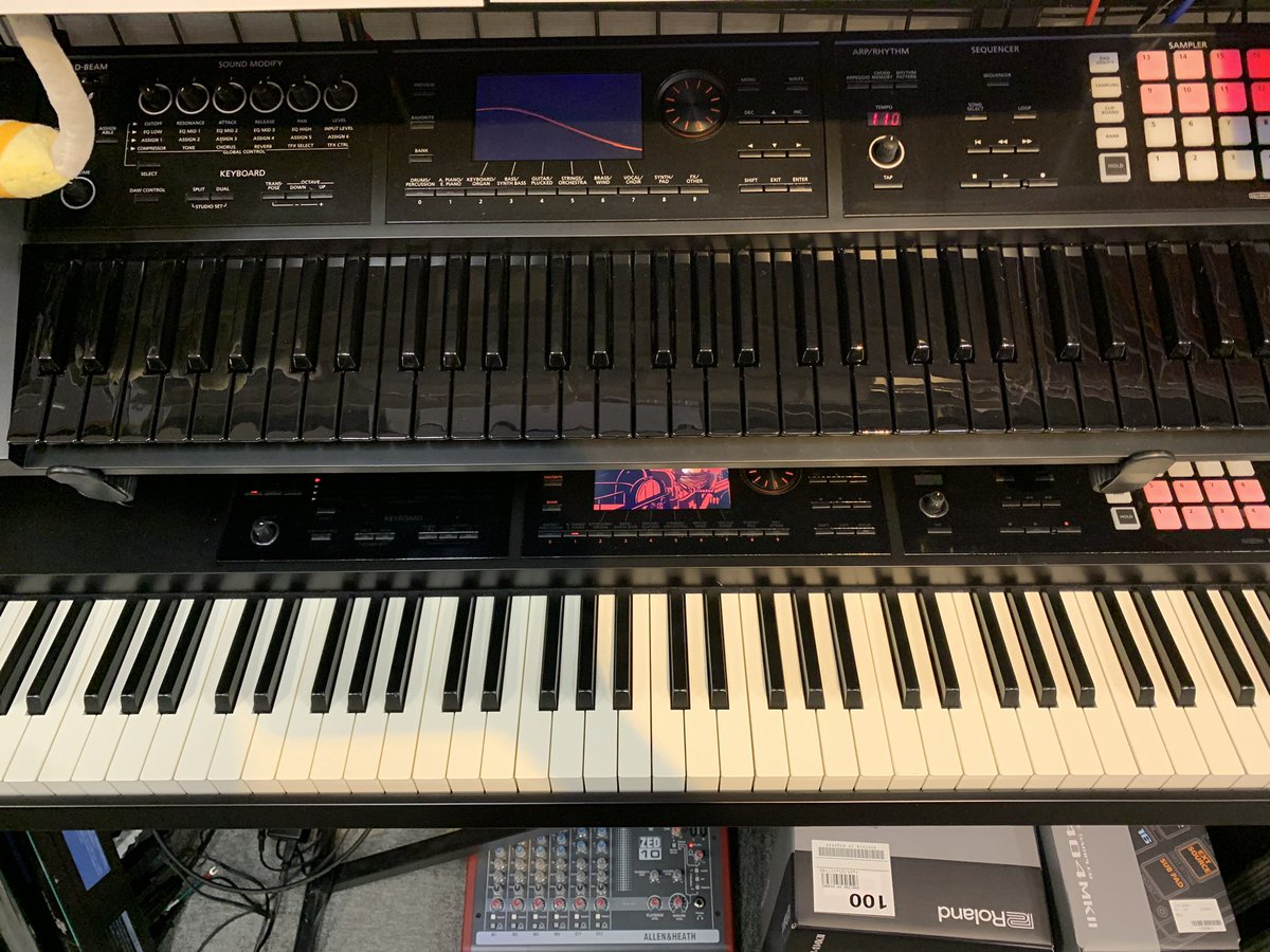 kurosawaekimae's tweet photo. 【デジタル館】Roland F A-06限定ブラックモデル61鍵盤(中古)FA-08 88鍵盤(中古)どちらも相変わらずの人気商品でございます!それぞれ1台のみの限定です。是非この週末お早めにご来店ください!#Roland #FA06 #FA08 #クロサワ楽器お茶の水駅前店 https://t.co/6mq3bc7B6l