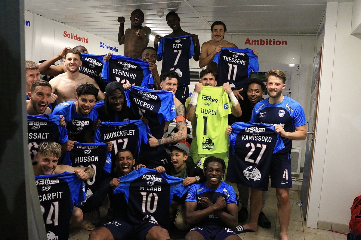 BPFC24's tweet photo. Parce que c’était solide hier soir, merci messieurs! Ensemble, jusqu’au bout ! 👊

Allez Bergerac ! #BPFC 🔵🔴
📸 enz0photo https://t.co/zlj3rUN4O1