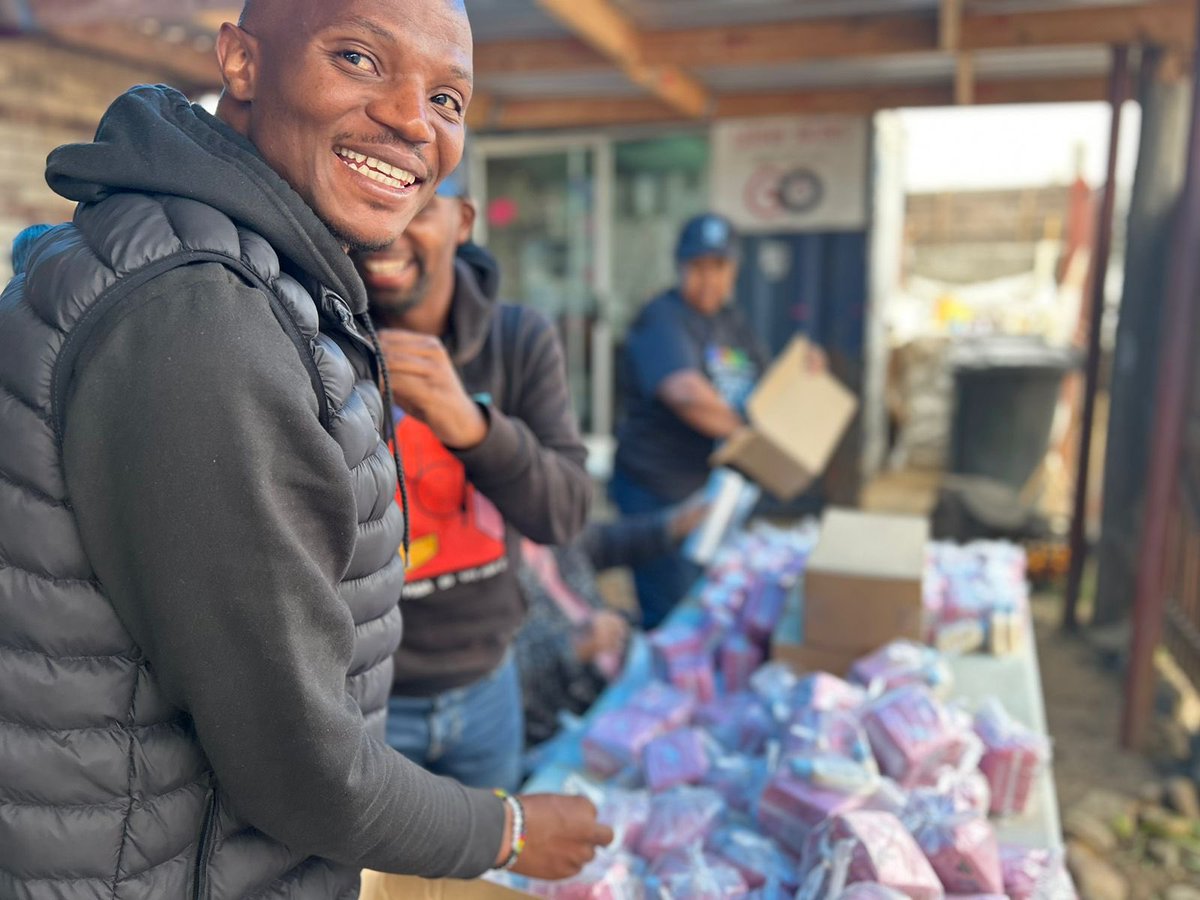 EBee40's tweet photo. The @Rise_MzansiWC team is helping at various community kitchens today as we celebrate our birthday with a #WeekendOfService because  #WeNeedNewLeaders who care &amp; are prepared to do the work. The kitchen pictured here is run by fellow Riser Latifah Jacobs #RISEMzansiTurns1 🍉 🇿🇦 https://t.co/96J8GrmkiS