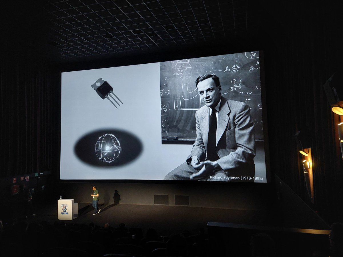 bmm_julia's tweet photo. Hoy es el #GlobalAzureDay en Madrid y acabo de asomarme a una ventana al futuro de la ciencia gracias a la charla sobre Computación Cuántica de @ratocego y Analía Martín. Alucinante y con un toquecito sobrecogedor 👏😮
#GlobalAzure https://t.co/nFadf5ldWG