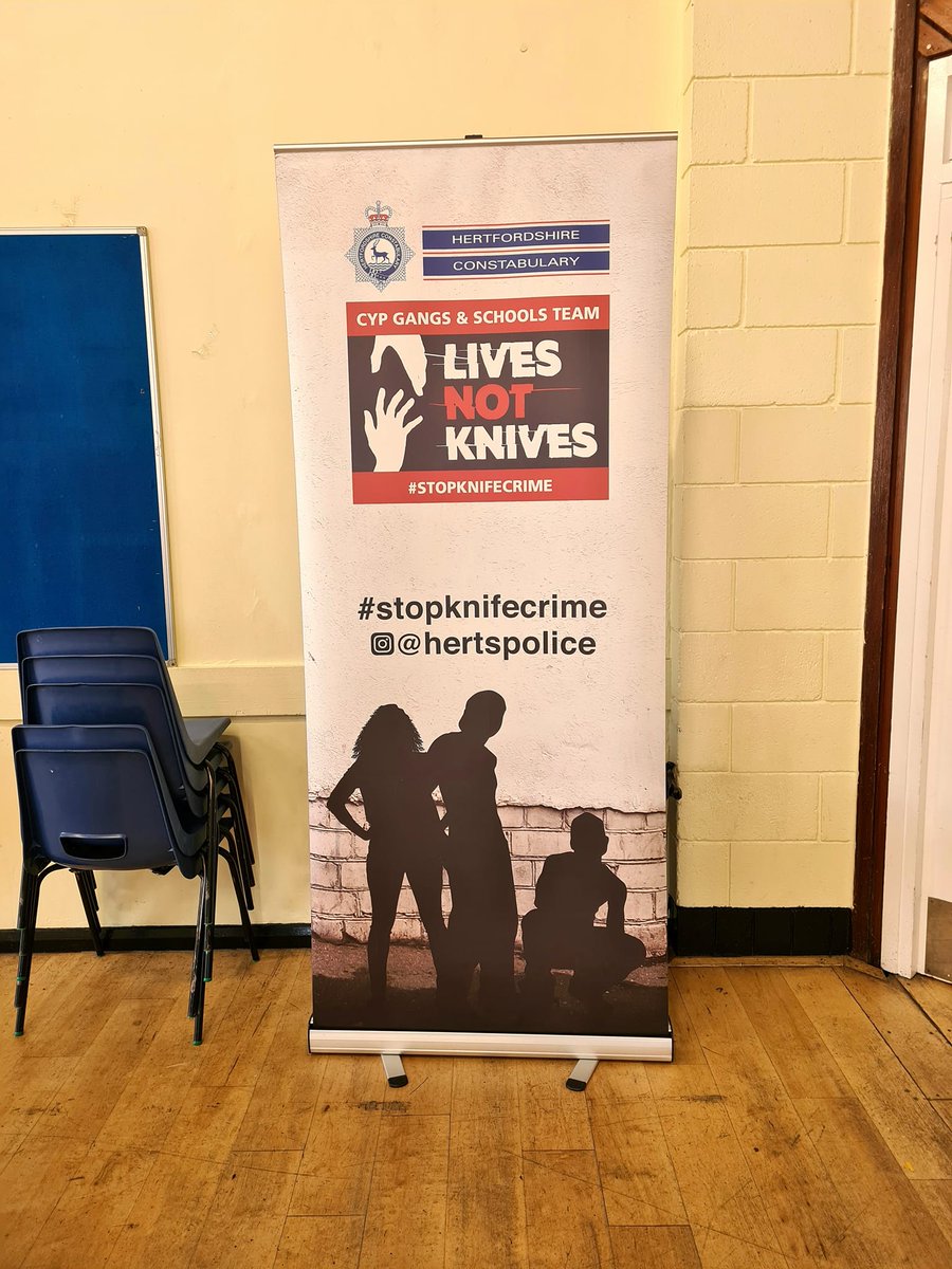 PAT Teams recently attended @HertsPolice Lives Not Knives Event
PAT Dogs Bailey, Coco & Monty were able to share their friendly and therapeutic session with attendees as well as learn some important lessons.
Thanks for having us.
#PetsAsTherapy #LivesNotKnives #TherapyDogs