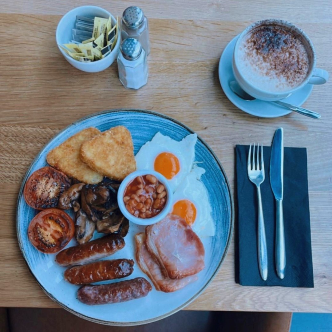 Start your weekend right with a delicious breakfast at Pullman Liverpool, we have a huge range of hot and continental options - guaranteed to get you through your busy day and weekend! 🤩

#PullmanLiverpool #Breakfast #Weekend #Liverpool #AlbertDock #City #Travel #WeekendVibes