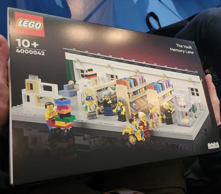 Ooooh . . Hello
Lego Insider Tour exclusive set for 2024
This will only be available to those attending the Lego Insider Tour during 2024 and will be exclusive to those attending.
icklebricks.co.uk
#lego #legoleaks #afol #legofan