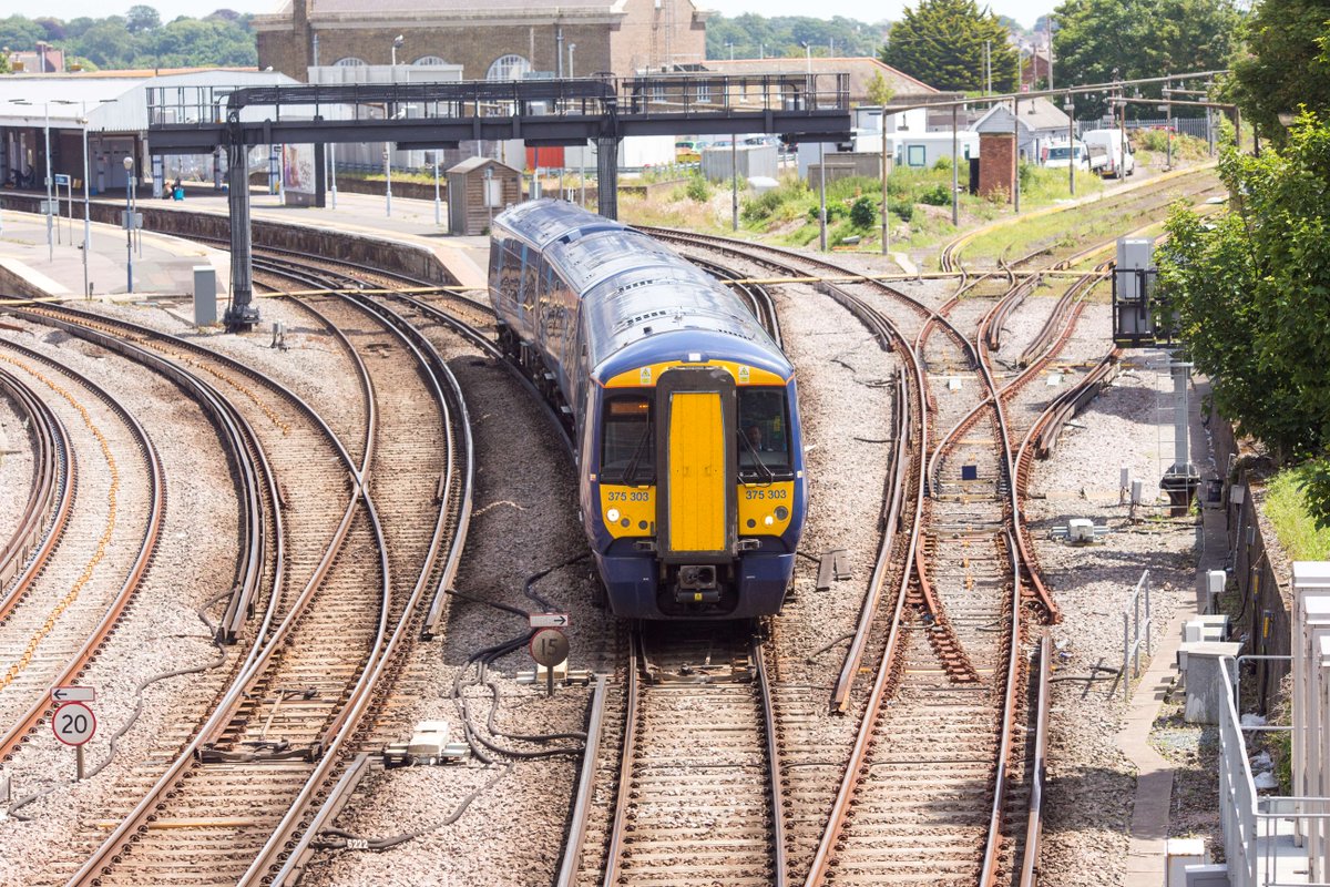 🚆 All 112 of our Class 375 trains now have at-seat power sockets to make it easier to work and browse on the move.
It's part of a £10m investment to help us deliver better journeys on our mainline routes in Kent, East Sussex and London.
newsroom.southeasternrailway.co.uk/news/customer-…