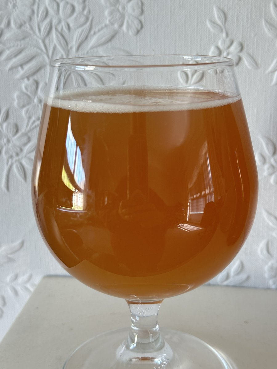 It may be boiling out there, but it's cool, crisp and fruity in here. #brewday