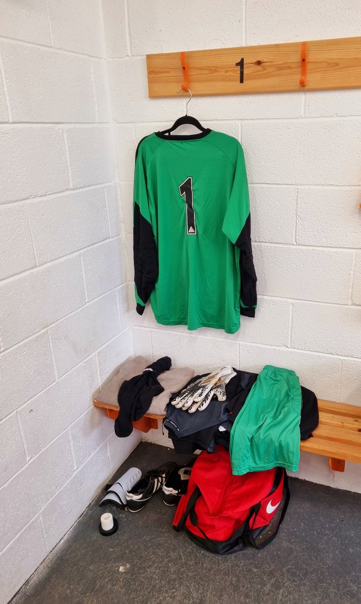 KERSH_ELGK's tweet image. 46 years old and pulling the old gloves back on today 🧤  I must have rocks in my head 🪨😅

#tinman!