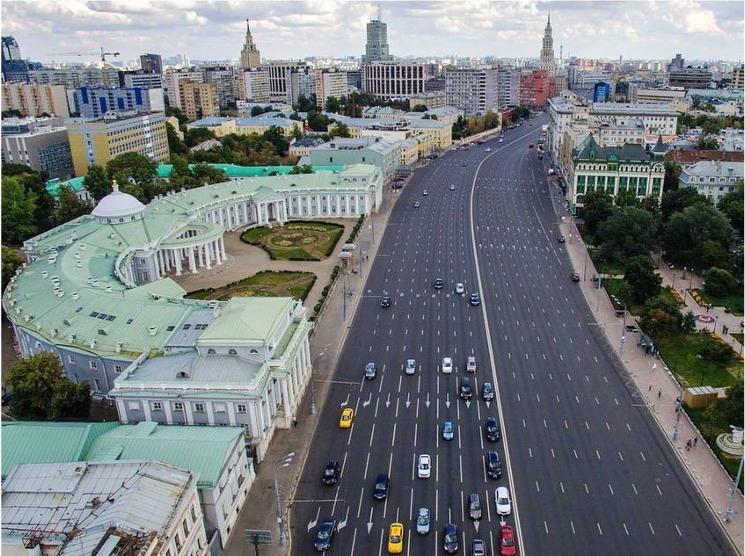 Traffic engineering created a radical monopoly. People think that streets have always been like this and they no longer see the alternatives. —Suharevskaya square, #Moscow (1920 - now)