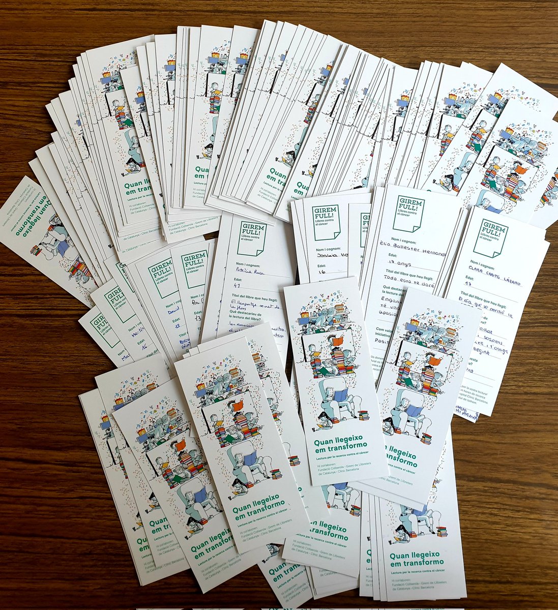 A #LaSalleGirona professors i alumnes fan ressenyes per la #recerca #GiremFull 
<a href="/Llibreterscat/">Gremi de Llibreters de Catalunya</a> <a href="/hospitalclinic/">Hospital Clínic</a>