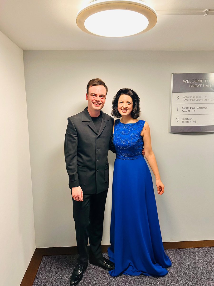 With @alexdariescu after last night’s sold-out @BSOrchestra @ClassicFM concert in @UniofExeter! Presented by the wonderful @AMinhall - next stop @LighthousePoole tonight 🎶