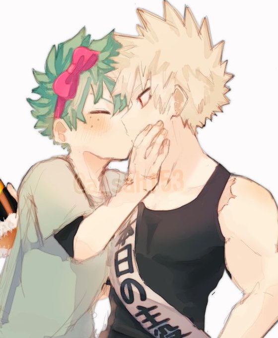 「holding kiss」 illustration images(Latest)