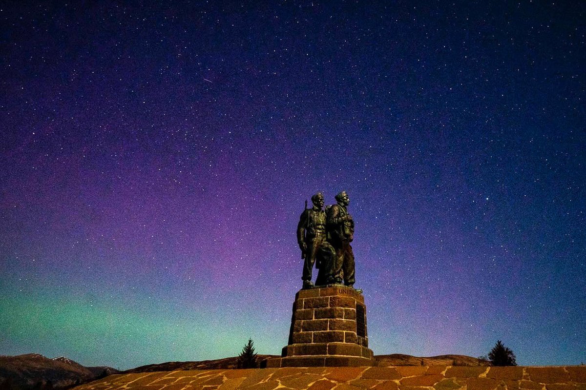 Aurora above the Commando Memorial at Spean Bridge near Fort William last night #aurora #northernlights #speanbridge #fortwilliam #highlands #Scotland