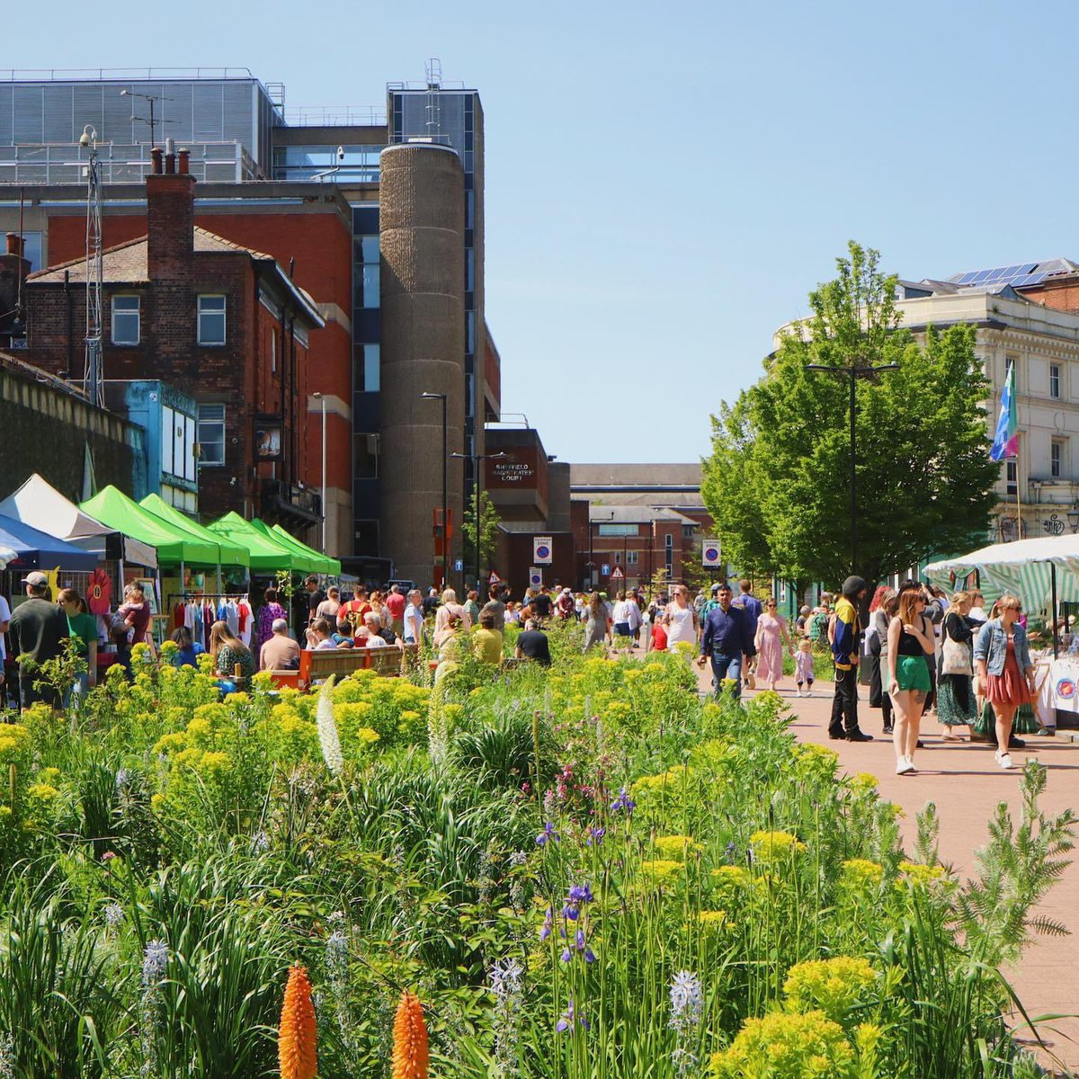 VisitSheffield's tweet photo. There are LOADS of great market events happening in #Sheffield over coming weeks!

For starters, there’s two tomorrow (Sunday 21 April) with the return of Sharrow Vale Market @ValeSharrow and the April edition of @pollenmarket.

See the full rundown of upcoming events:
https://t.co/SyL8QqdLFc