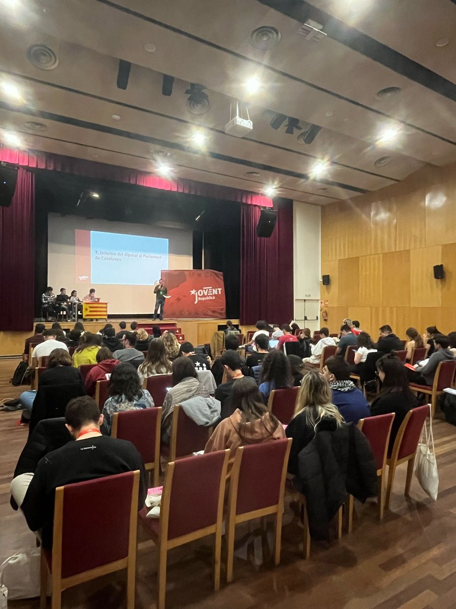 JoventBLL's tweet image. 🙋‍♀️Tot a punt per celebrar el Consell Nacional del @joventrepublica que avui acull📍#SantFeliu

✊I aquesta tarda a les 17:30 seguim amb l&apos;acte de pre-campanya #FemHoPossible