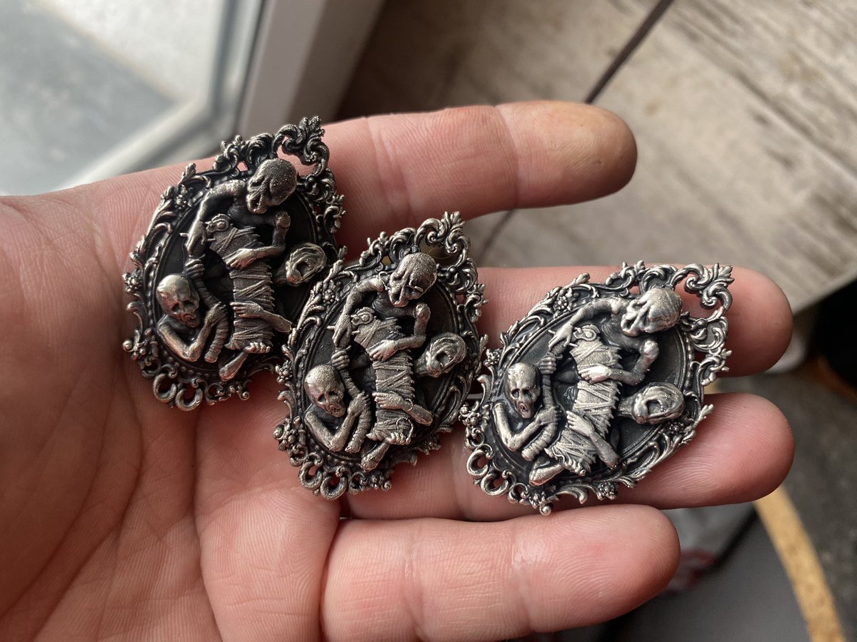 Another batch of messengers in silver.

#bloodborne