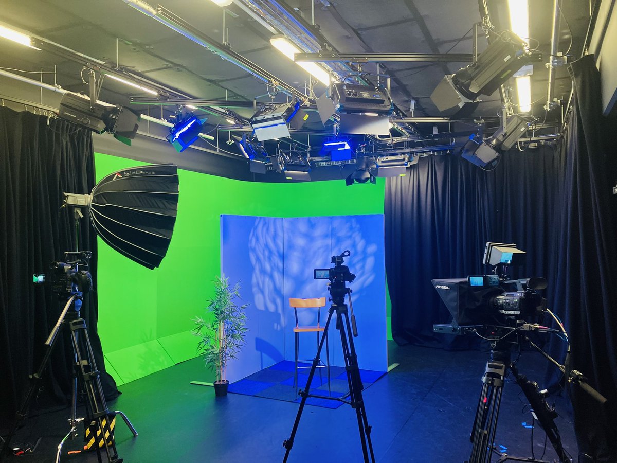 Our studio is very busy this morning for the Discovery Day in Creative Film Television and Digital Media Production. We have Nathan Dodzo leading our course talks and some of our final year students sharing their experiences and leading some live demos #UON