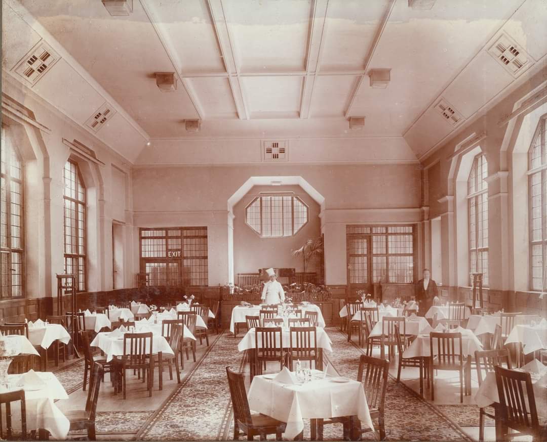 The Tea Rooms, Clarence Hotel Wellington Quay Dublin. Part of our Crampton archive in UCD digital library. #Ireland 💚 digital.ucd.ie/view/ucdlib:47…