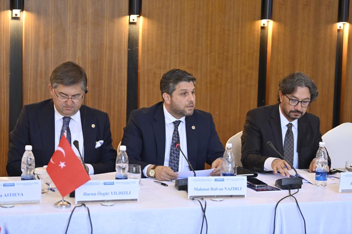 📍 Kırgızistan - Bişkek Türk Devletleri Parlamenter Asamblesi (TÜRKPA) Ekonomik İşbirliği Komisyonu On Birinci Toplantısını Azerbaycan, Kazakistan, Özbekistan, Kırgızistan ve Türkiye Cumhuriyeti temsilcileri ile birlikte gerçekleştirdik.