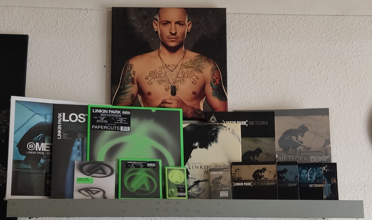 Dominique π©πͺ (@brokensoldier91) on Twitter photo I am proud to be part of the #LPFamily. π₯° <a href="/linkinpark/">LINKIN PARK</a>
#linkinpark #proud #lpforever #meteora #papercuts I am proud to be part of the #LPFamily. π₯° <a href="/linkinpark/">LINKIN PARK</a>
#linkinpark #proud #lpforever #meteora #papercuts