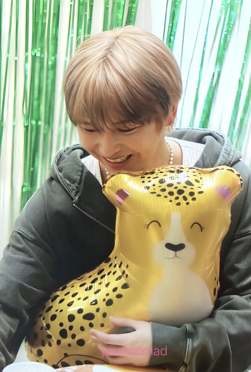 younnomad's tweet photo. 지원아 생일 축하해

와줘서 고마워🩷

#원더풀_데이 #ONEderful_day #NOMAD #노매드 #ONE #원 https://t.co/3bbuMWLZsz