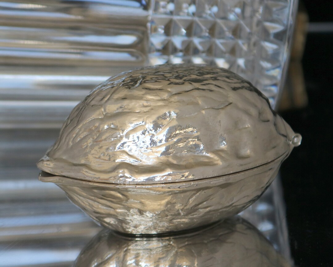 Nutcracker in Large Walnut Design, Silver-Plated by ArmoireAncienne dlvr.it/T5mGDK #vintagebarware #luxuryhome #vintagegifts