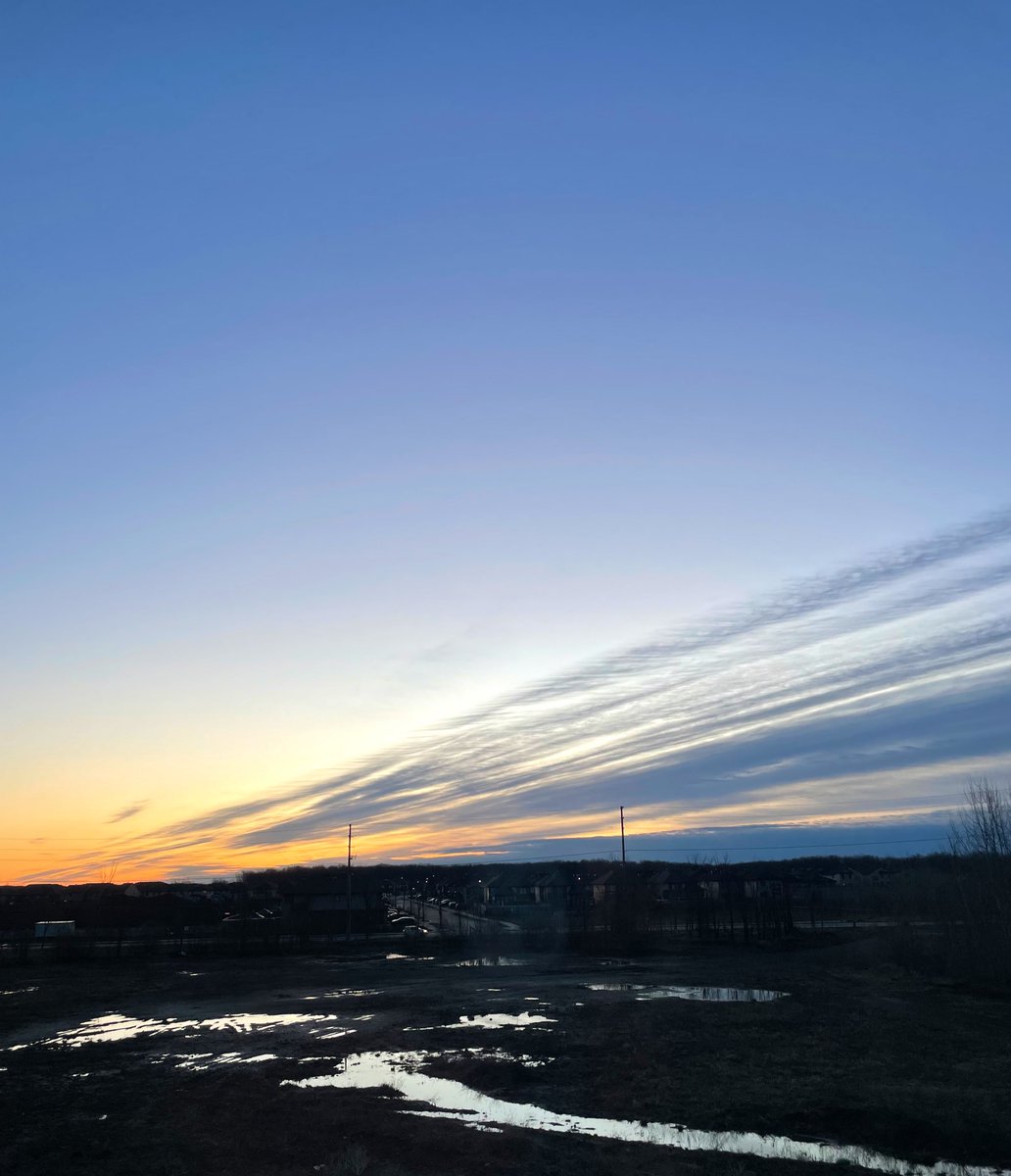Saturday 5:51 am sky. It’s a better one than the last few days. Good morning☀️ #Ottawa #ottawaweather