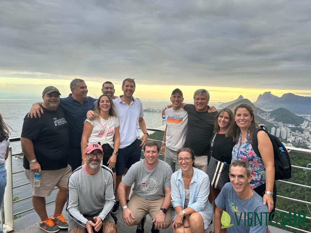VientoSurAgro's tweet photo. Último día en Brasil, no todo es campo!
Aprendemos y nos divertimos.
Gracias a Bayer y al grupo por tanto!
#MatenoPlus
#Iteros
@AgroBayerAR
@solarroquy
@Rolobidegain
@hipolitoorsini https://t.co/YszZprzqN2
