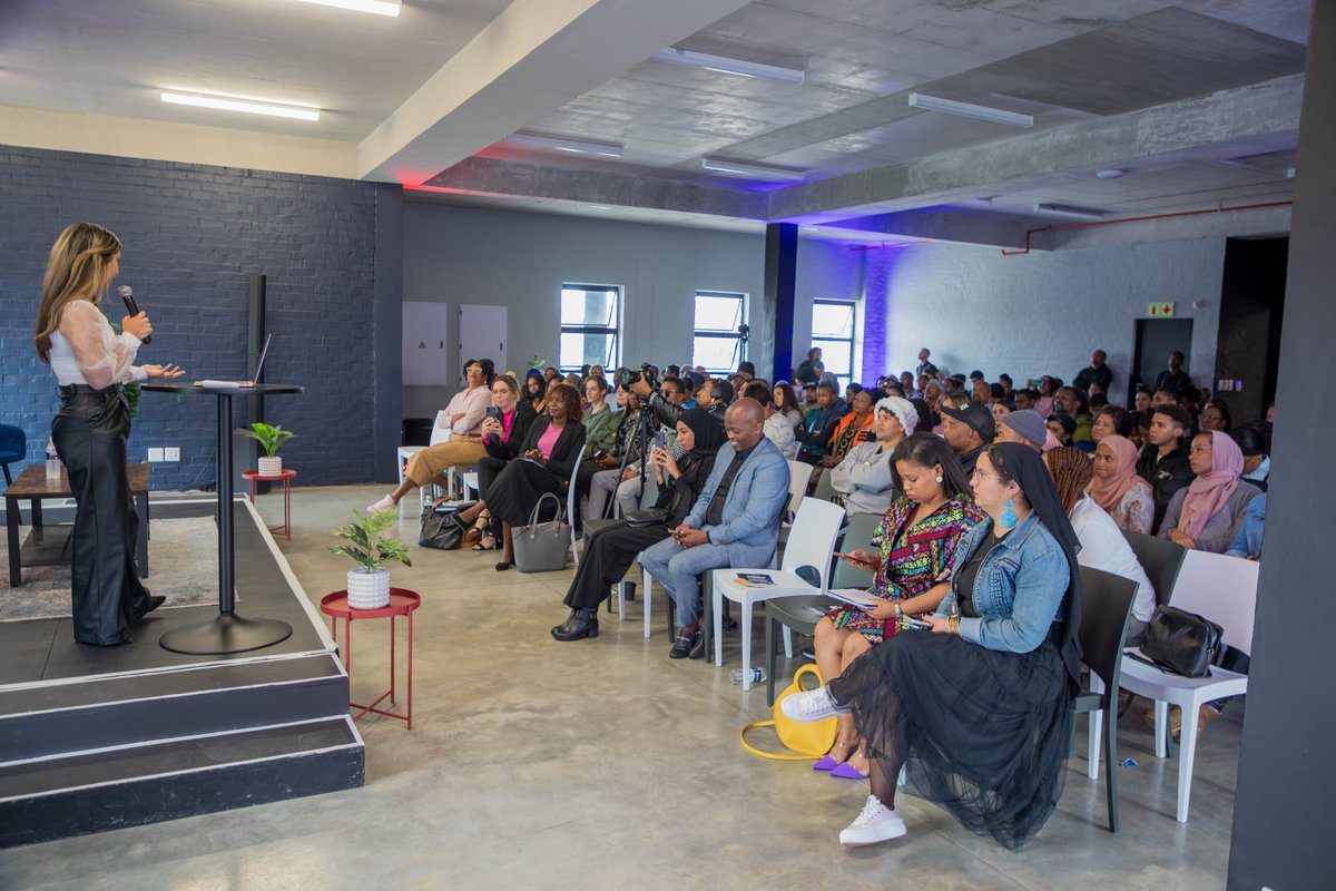 RLabs's tweet image. We just had Ms. Kudzai Mugwanda, Founder of Kuhle Nails and Beauty, along with Dr. Chanell Marthinussen, Founder of MyPocket Health, inspire us with their journeys!

“It IS about where you come from.” - Dr. Chanell Marthinussen

#RLabs #SiluloFoundation #EntrepreNXT