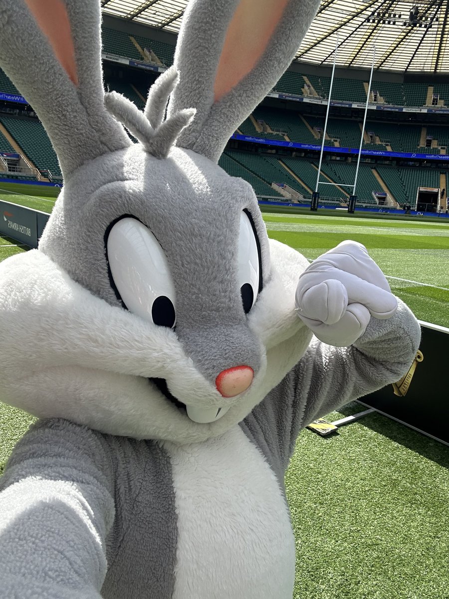 Keep your eyes peeled for a special guest at @TwickenhamStad today... It's rabbit season 👀 #LooneyTunes #RedRoses @redrosesrugby #EnglandRugby #ENGvIRE