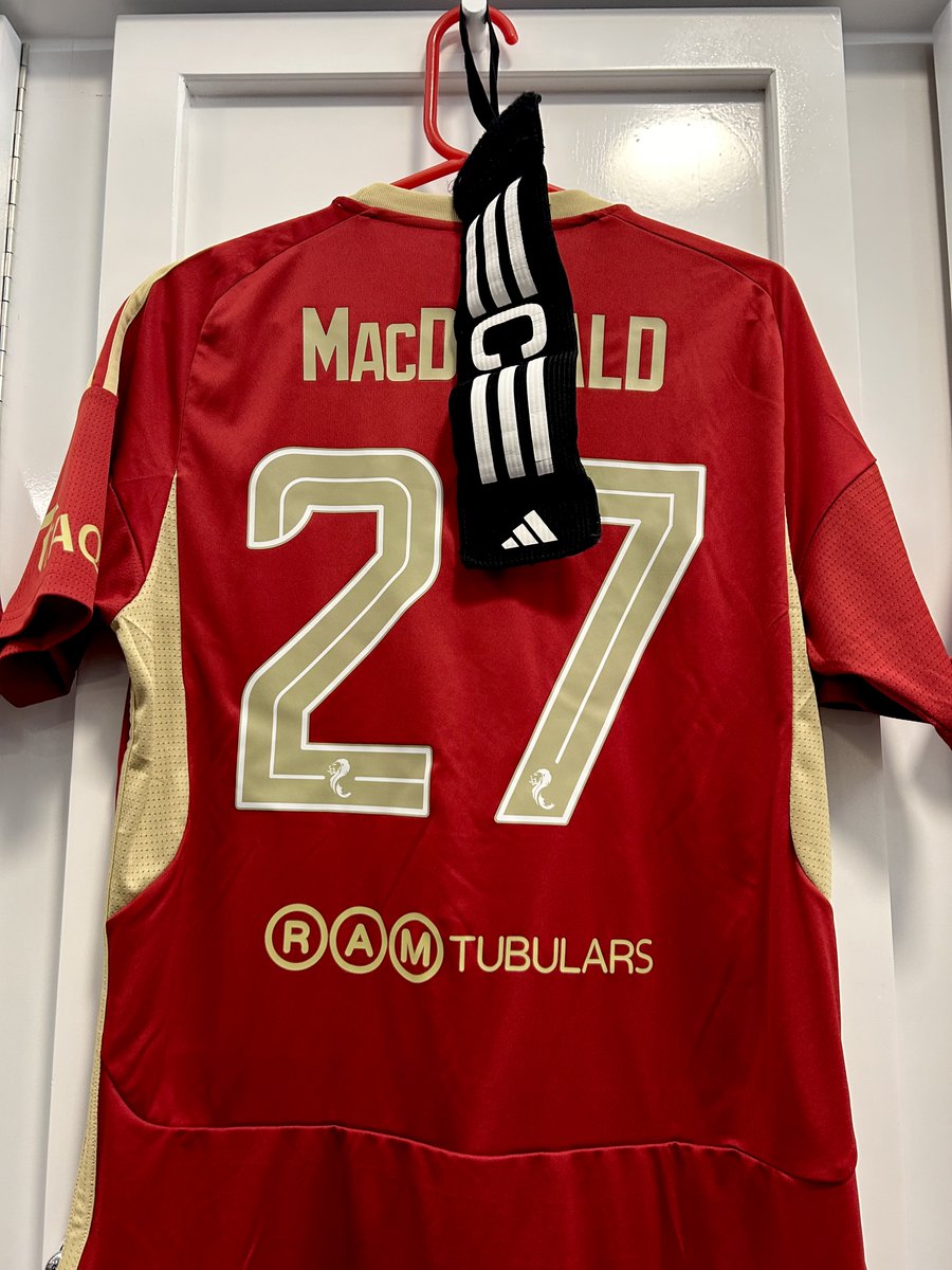AberdeenFC's tweet photo. ©️ | @Angus_Mac15 

#StandFree 🔴 https://t.co/kUiawY2mcK