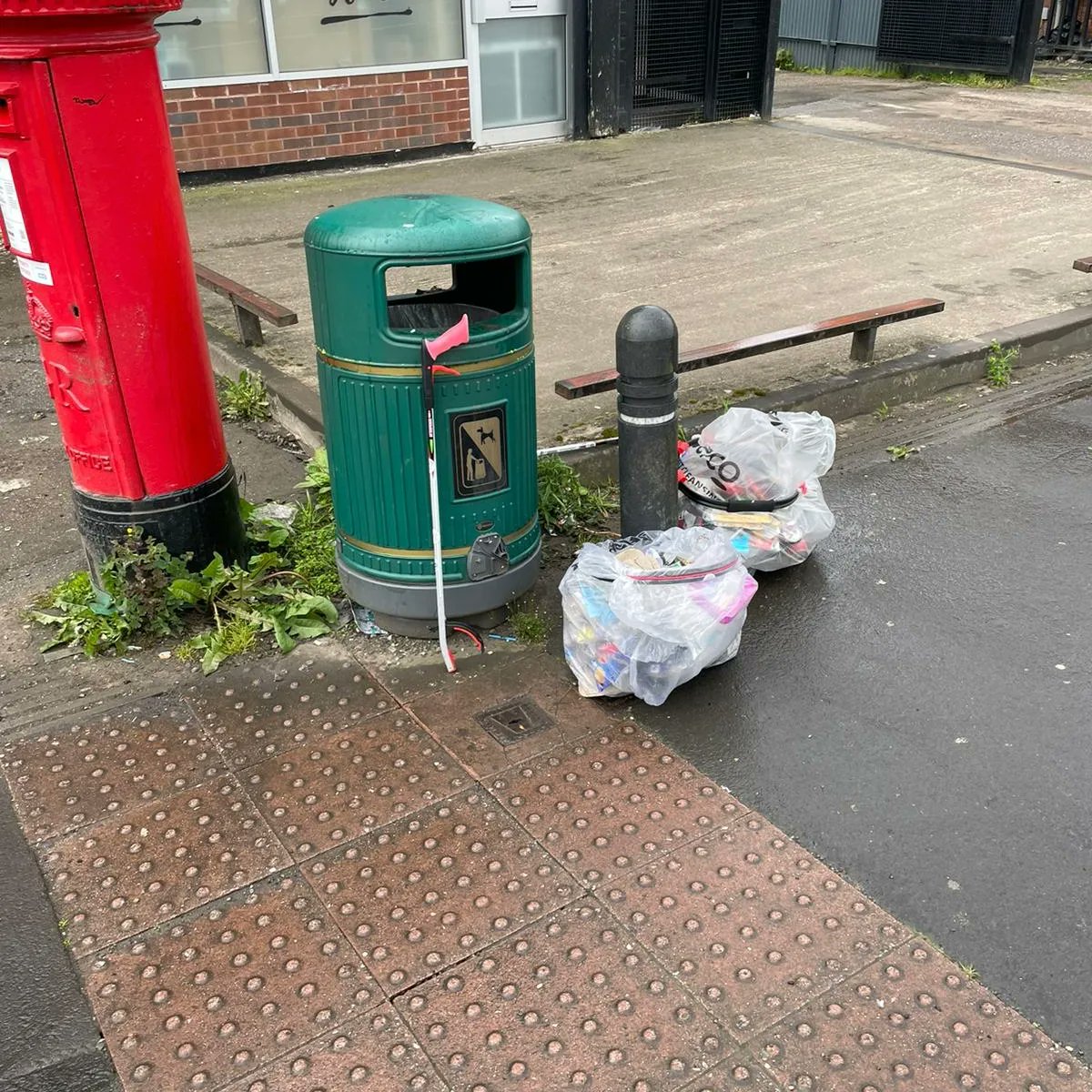 Yesterday, Joy and Pete braved the elements today in #Wednesbury. Despite getting a bit windswept and dodging heavy showers, they managed to collect a whopping four bags of litter. #adoptastreet #volunteeringisfun #litterpickersofsandwell @SercoESUK @sandwellcouncil