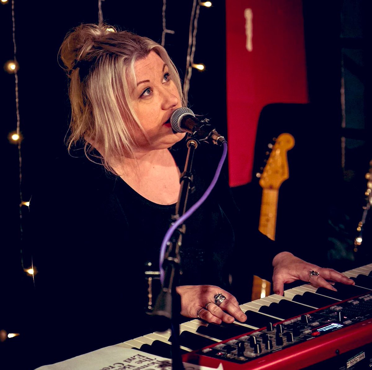 jjlovegrove's tweet photo. Thank you @TheOvalTavern that was beautiful β¨ big hugs to @teiger_official #theehightrees & Simon from @Haloltd for being a complete superstar π€ Next stop @rescuerooms #AcousticRooms with @Ben_Mark_Smith on Monday
πΈBryan Taylor https://t.co/ASRyx8WcE8