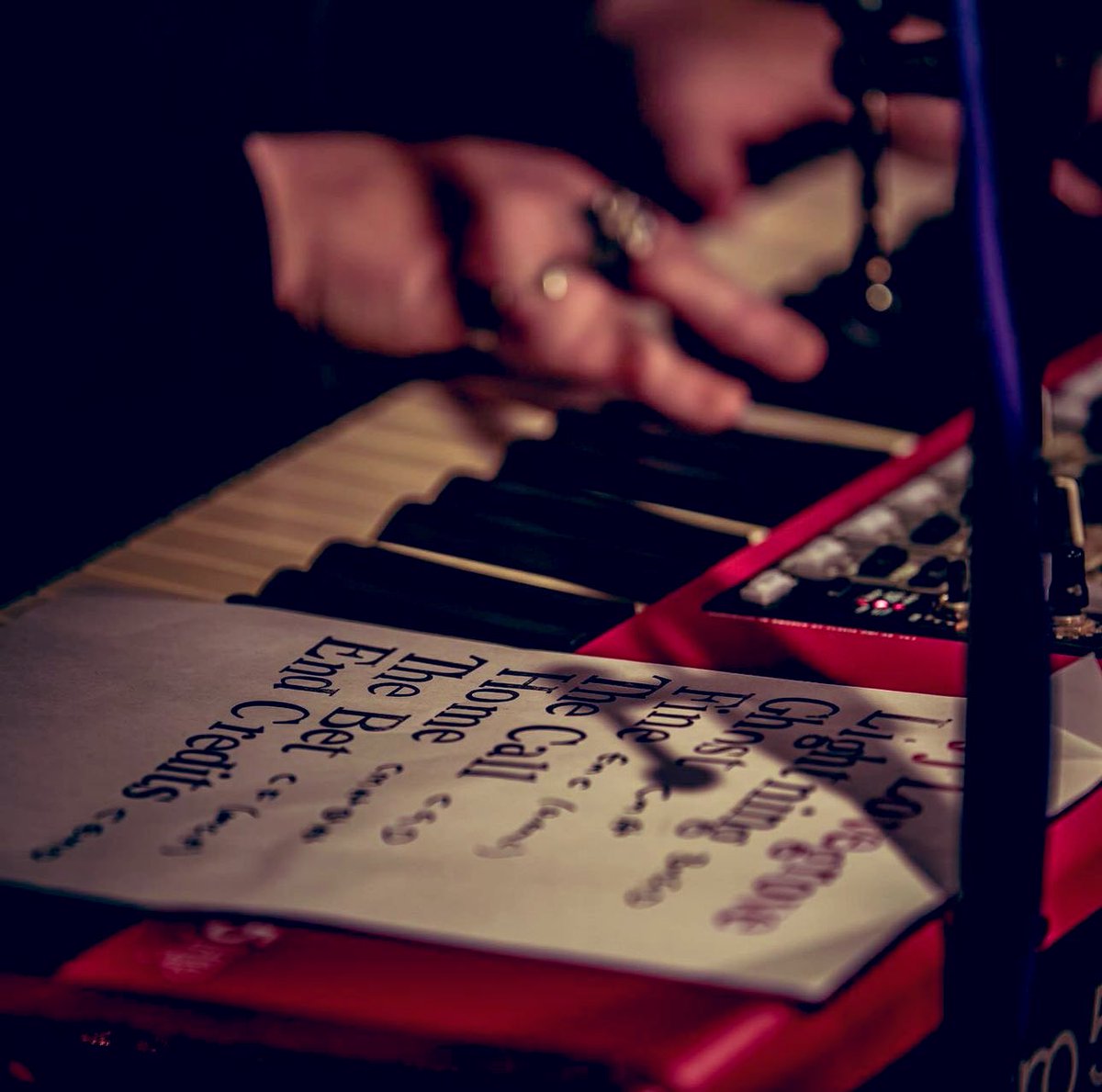 jjlovegrove's tweet photo. Thank you @TheOvalTavern that was beautiful β¨ big hugs to @teiger_official #theehightrees & Simon from @Haloltd for being a complete superstar π€ Next stop @rescuerooms #AcousticRooms with @Ben_Mark_Smith on Monday
πΈBryan Taylor https://t.co/ASRyx8WcE8