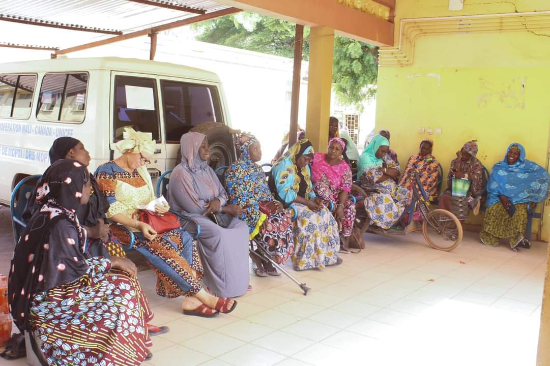 BenbereM's tweet photo. #À Mopti, Benbere à travers le projet ‘’Sini_Sanuman/la SR pour Tous’’ a organisé une journée de sensibilisation 👩🏾⚕️et d’offre de services gratuits 🆓 en SR/PF à l’endroit des personnes vivants avec handicap.
@amplifyfund
#Ladamour #SiniSanuman #Handisante #Handignite https://t.co/zmBe6yTwWq