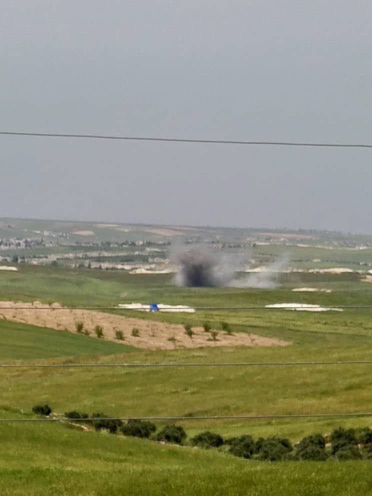 TSK topçu birlikleri Menbic kuzeyindeki Avn Dedet ve Tuhar köylerinde bulunan PKK mevzilerini vuruyor.