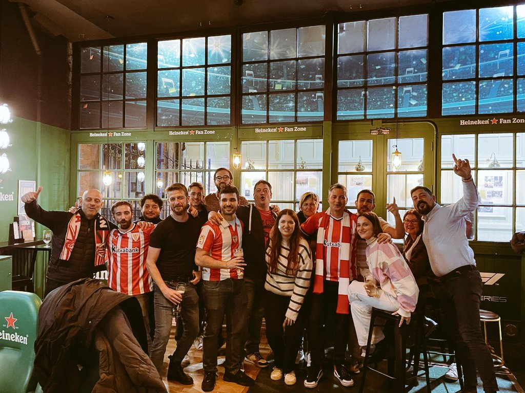 We didn't win but we had a good time! Aupa #AthleticClub forever 👌 From #London your @MrPentlandClub friends #ALLIRON
